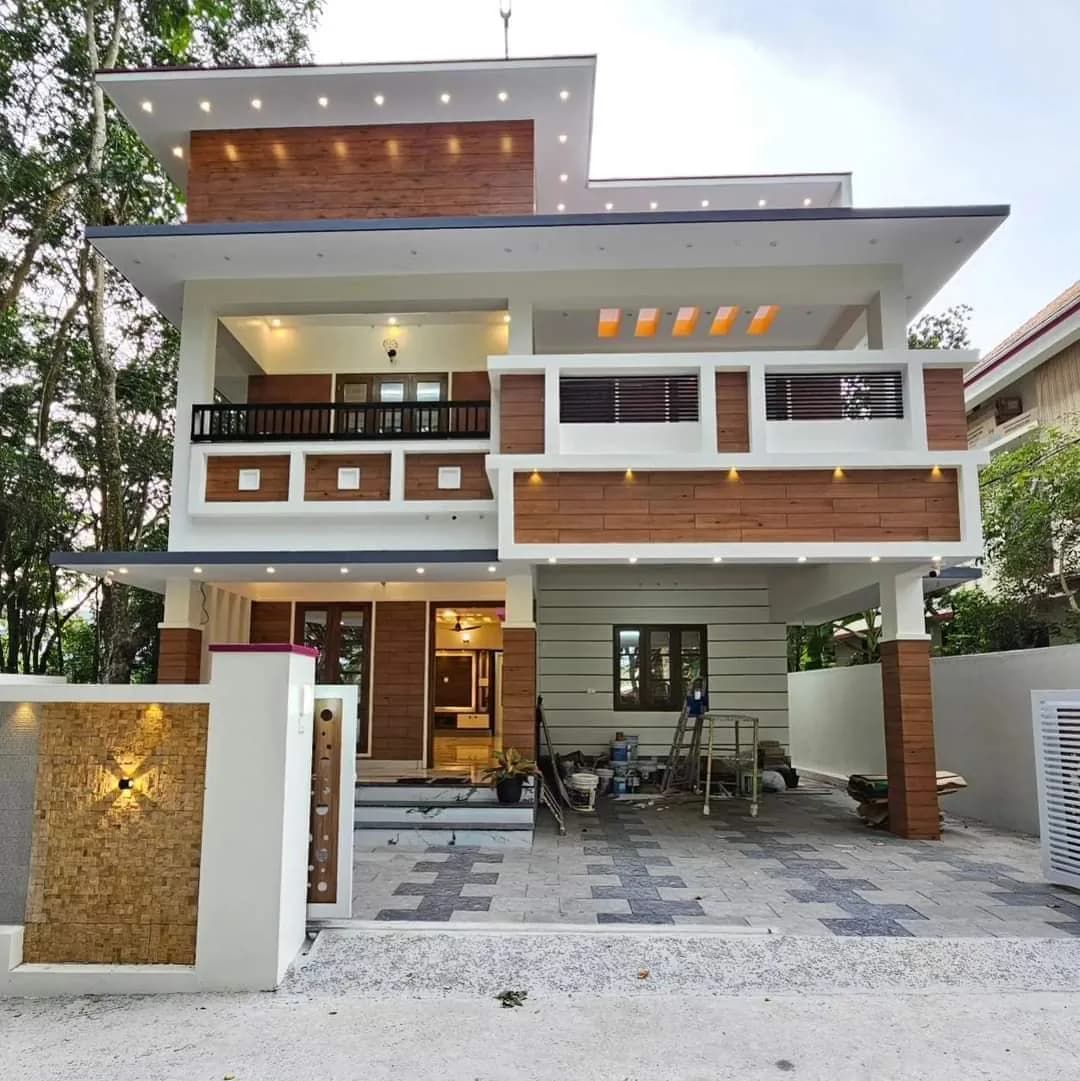Contemporary Turnkey Residence